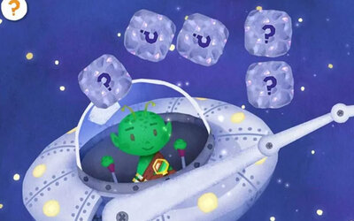 Alien sitz in einem UFO im Spiel "Milus Wörterreise"; Bild: Limedix GmbH